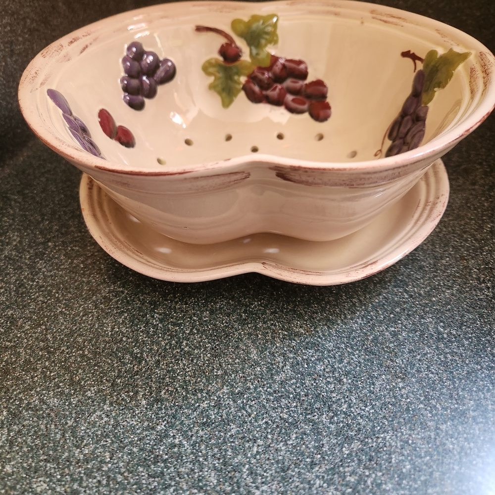 Grape Design Ceramic Colander Set
